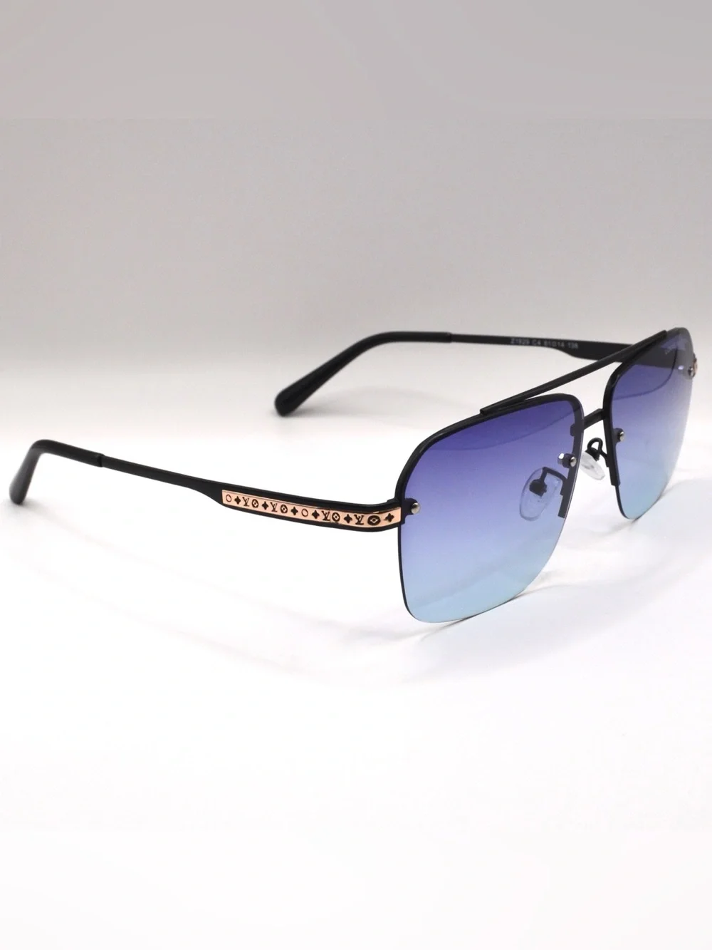Louis Vuitton Men’s Sunglasses – Black / Purple-Blue Gradient – New – 61-14-138